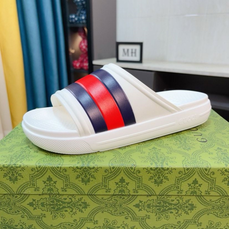 G*u*i slippers